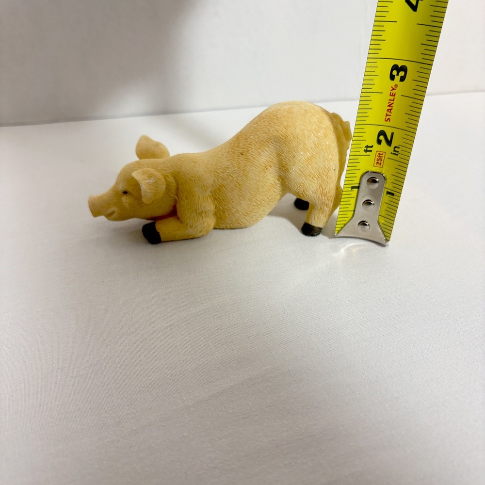 Vintage Resin Crouching Pig Figurine Farm Animal Decor - Picture 10 of 10